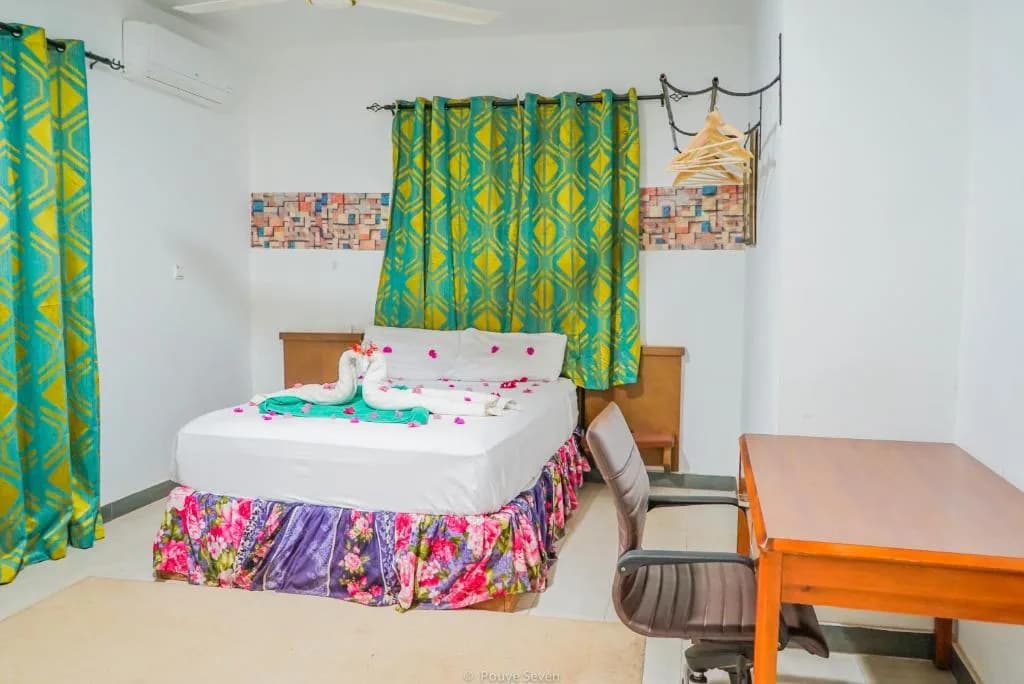 Single Bedroom Near Senegambia Beach, image 2