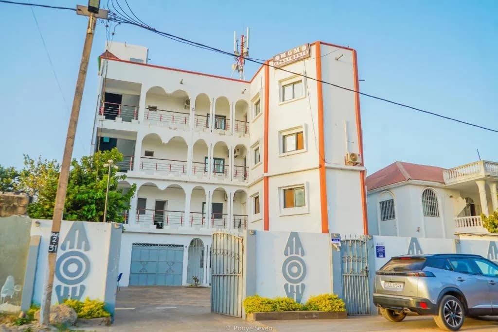 Single Bedroom Coastal Comfort Just Minutes from Senegambia Beach, image 1